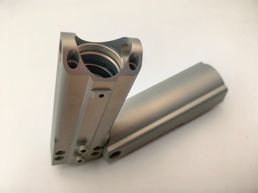 CNC machined pneumatic manifold block with threaded ports